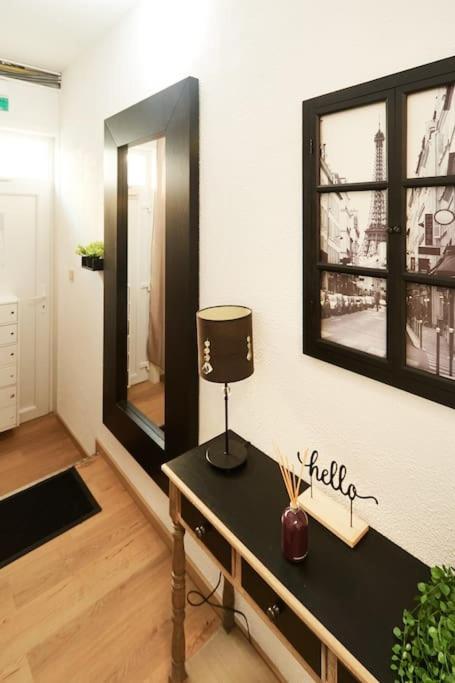 Studio-Balcon Center Of Mons Bagian luar foto