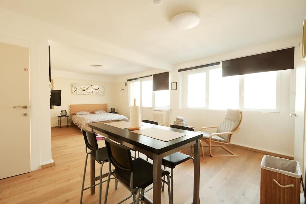 Studio-Balcon Center Of Mons Bagian luar foto