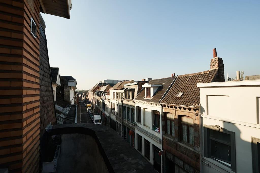 Studio-Balcon Center Of Mons Bagian luar foto